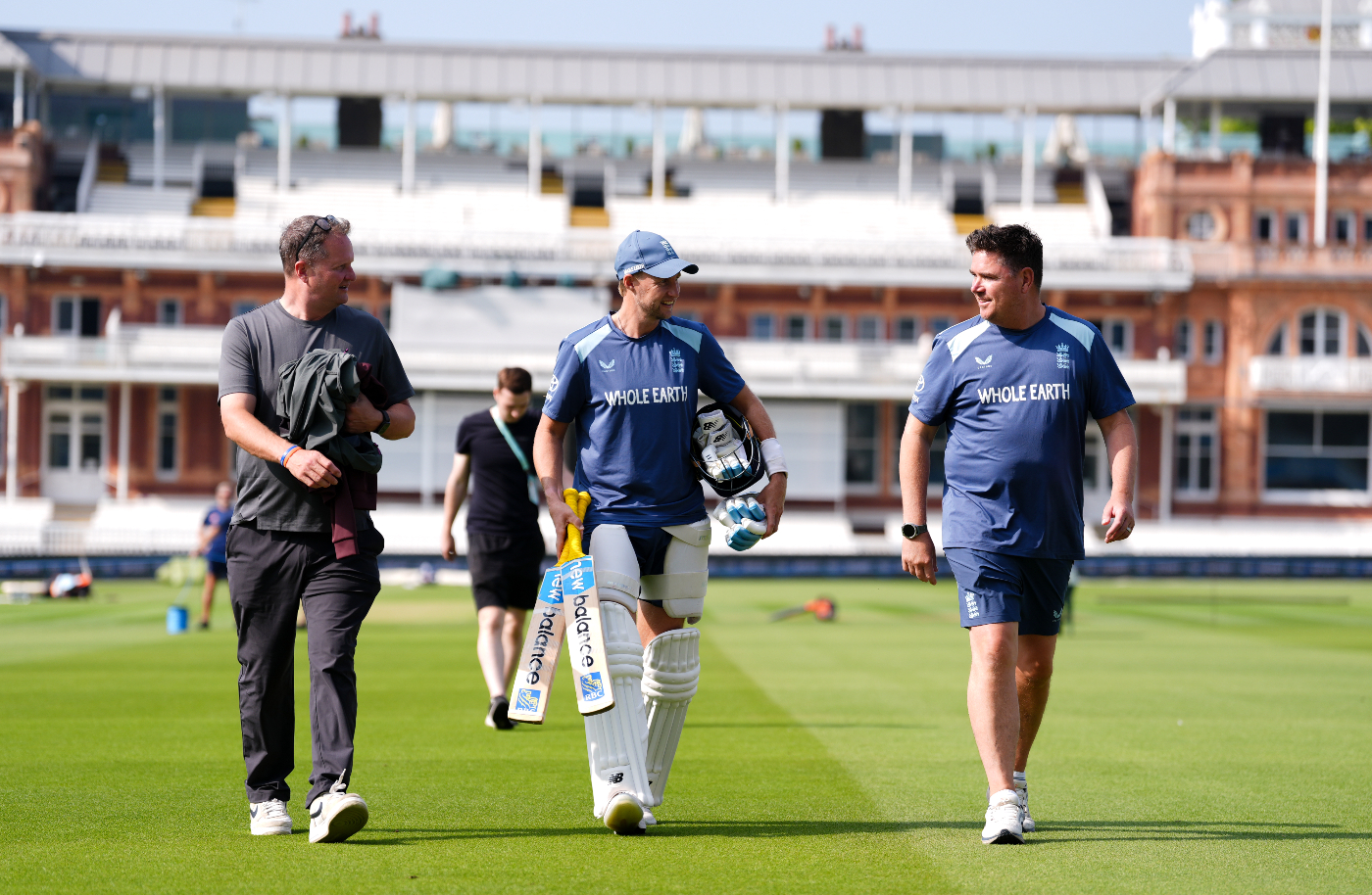 England Dominates Pakistan in 2nd Test at Lord’s