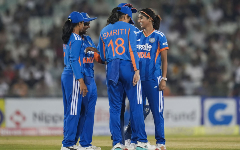 Harmanpreet Kaur rediscovers form as India sweep series