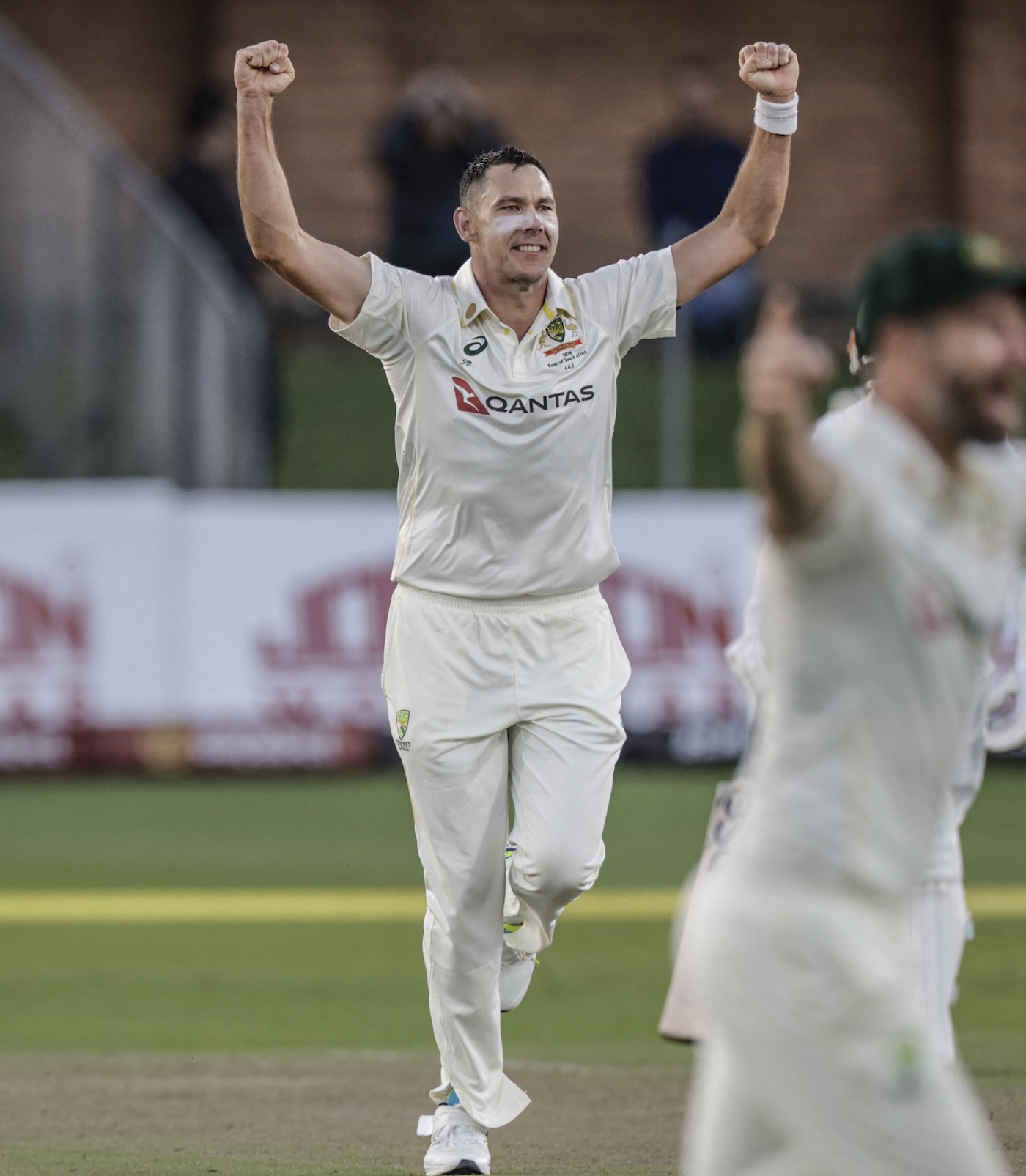 Renshaw's 190 Powers Australia Past South Africa