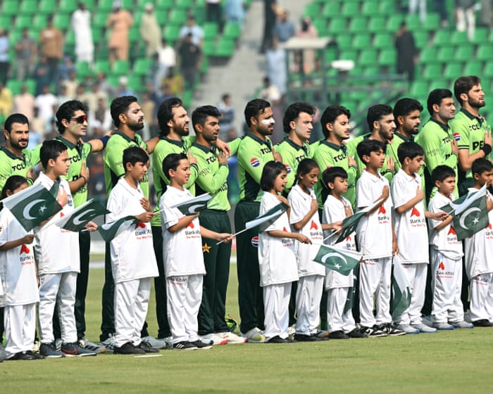 Shadab Khan Dropped From Pakistan's Tri-Series Final XI Against Sri Lanka; Faheem Ashraf Replaces Him